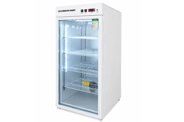 Environmental growth chamber