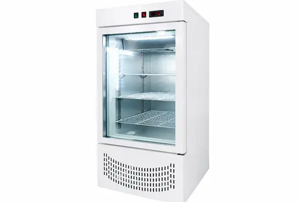 Plant growth chamber