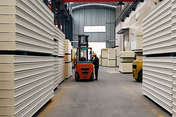Walk in freezer system panels